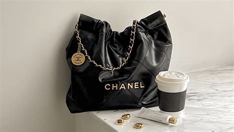 chanel 22 bag sizes.